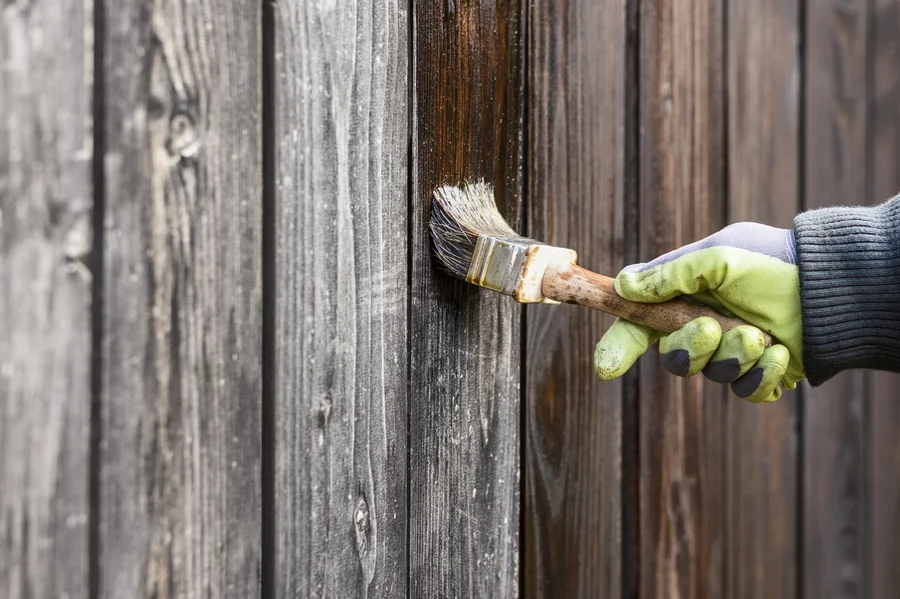 Choosing The Right Stain For Your Fence And Environment in Highlands, TX