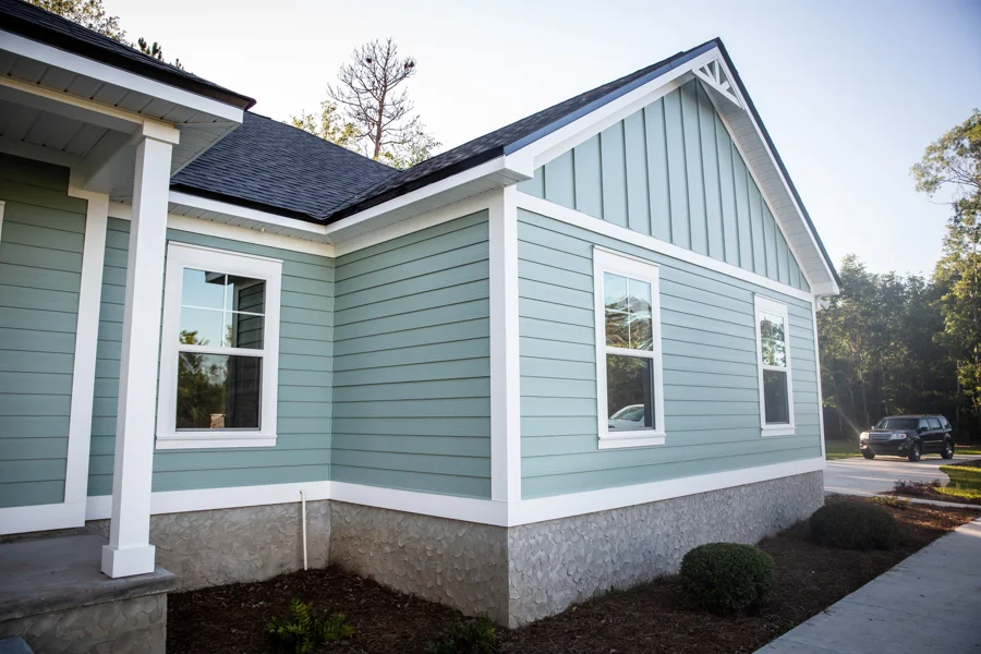 How to Choose the Right Siding for Your Home Remodel in Highlands, TX